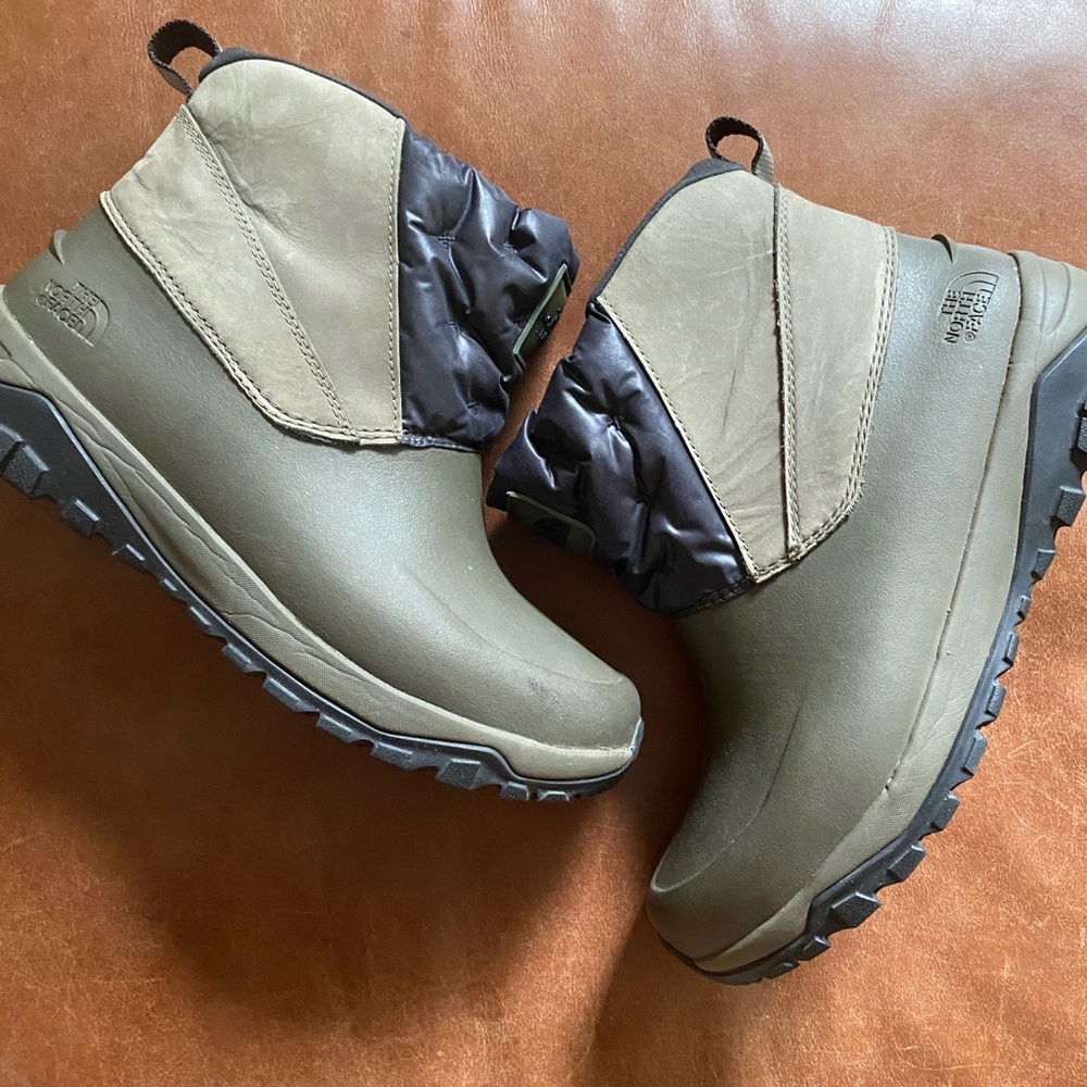 The North Face Yukiona Waterproof Insulated Boots Women’s 8.5